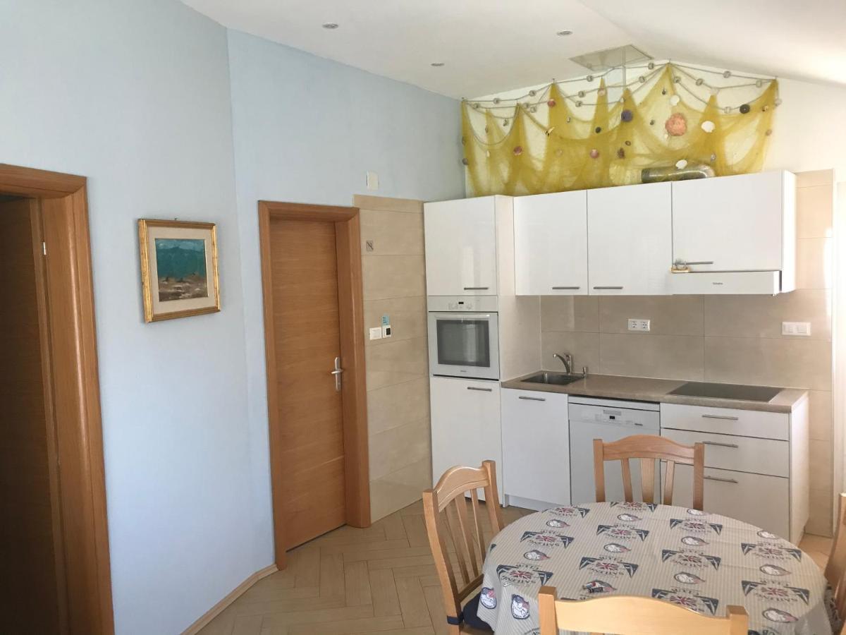 Apartment Klara Krk Town Exterior photo