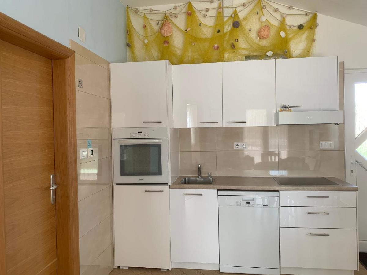 Apartment Klara Krk Town Exterior photo