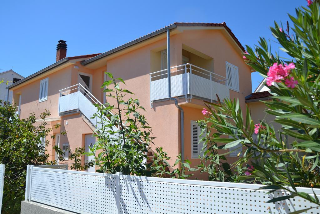 Apartment Klara Krk Town Exterior photo